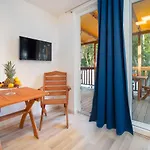 Mediteran Travel Mobile Homes Miran Pirovac