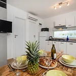 Kemp Mediteran Travel Mobile Homes Miran Pirovac