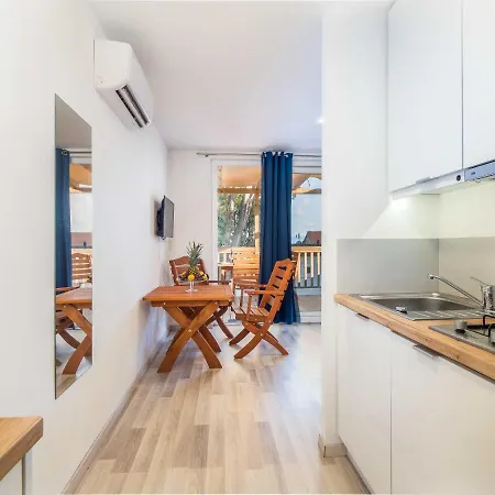 Campsite Mediteran Travel Mobile Homes Miran *