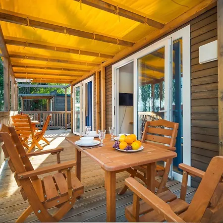 Кемпинг Mediteran Travel Mobile Homes Miran Пировац