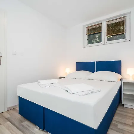 Mediteran Travel Mobile Homes Miran * Pirovac