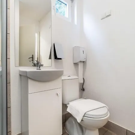 Mediteran Travel Mobile Homes Miran Kamp alanı *