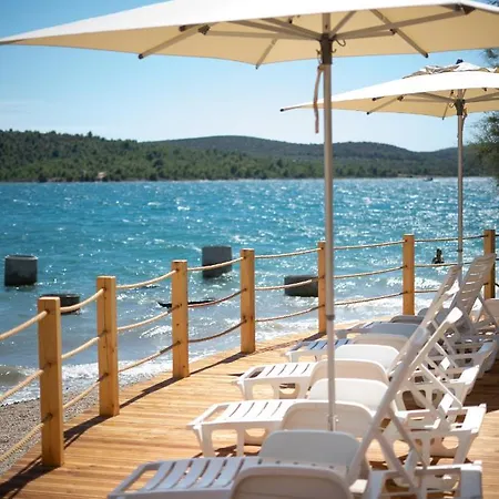 Mediteran Travel Mobile Homes Miran Κάμπινγκ Pirovac