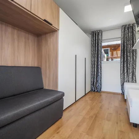 Mediteran Travel Mobile Homes Miran Pirovac