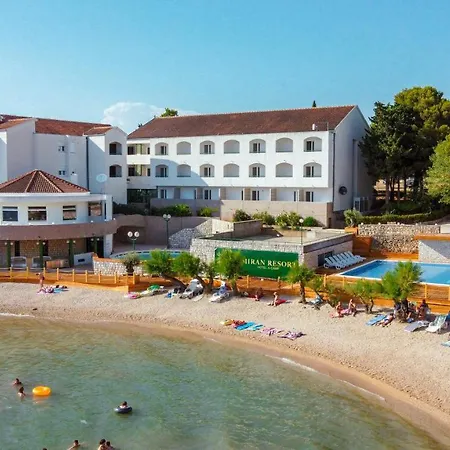Mediteran Travel Mobile Homes Miran Kamp alanı *