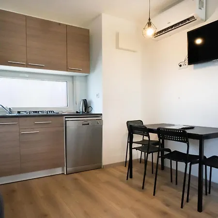 Mediteran Travel Mobile Homes Miran Kamp alanı