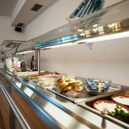 Mediteran Travel Mobile Homes Miran Kamp alanı *