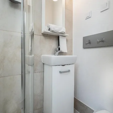 Mediteran Travel Mobile Homes Miran Kamp alanı *