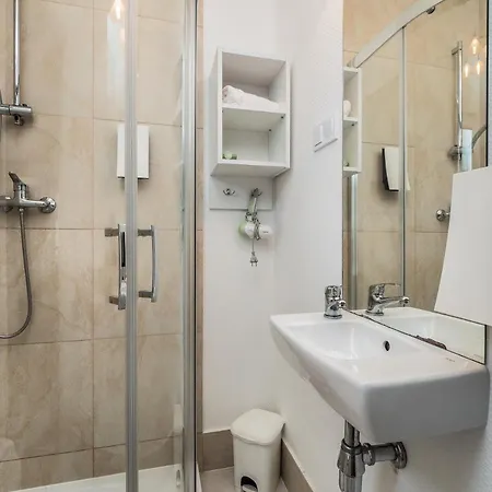 Kamp alanı Mediteran Travel Mobile Homes Miran Pirovac