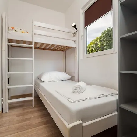 Mediteran Travel Mobile Homes Miran Kamp alanı Pirovac