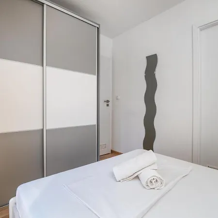 Mediteran Travel Mobile Homes Miran * Pirovac