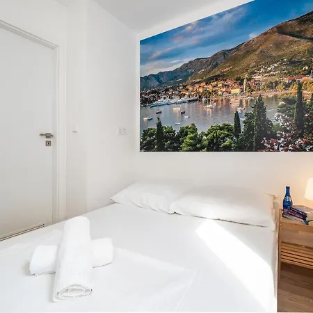 Mediteran Travel Mobile Homes Miran Kamp alanı *
