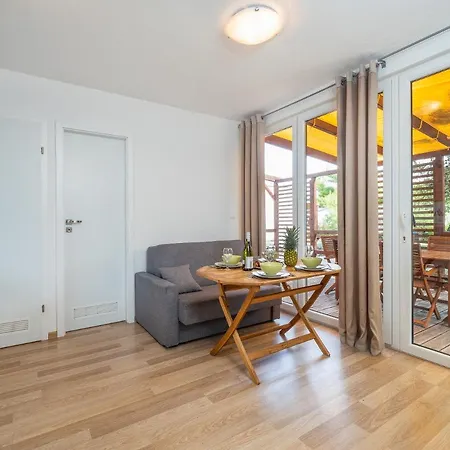 Κάμπινγκ Mediteran Travel Mobile Homes Miran *