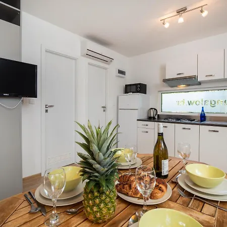 Kamp alanı Mediteran Travel Mobile Homes Miran Pirovac