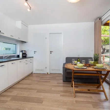 Campsite Mediteran Travel Mobile Homes Miran *