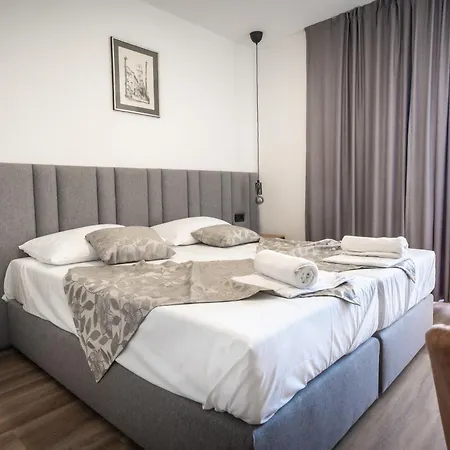 Mediteran Travel Mobile Homes Miran Pirovac