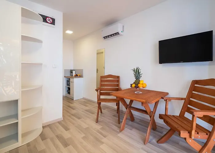 Mediteran Travel Mobile Homes Miran אתר קמפינג