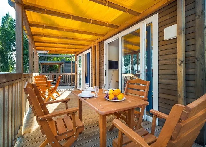 캠프장 Mediteran Travel Mobile Homes Miran 피로바츠