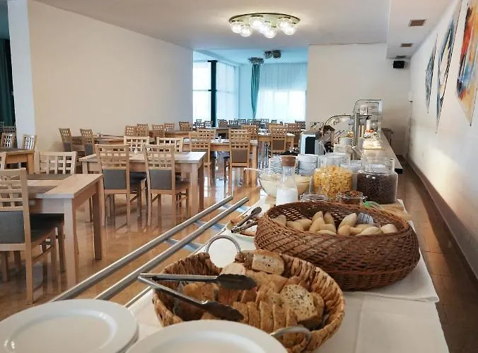 Mediteran Travel Mobile Homes Miran 캠프장 *