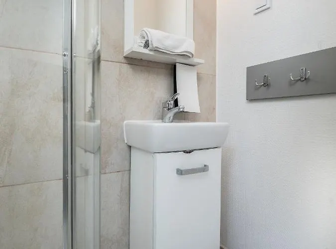 Mediteran Travel Mobile Homes Miran 캠프장 *