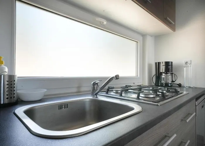 Mediteran Travel Mobile Homes Miran אתר קמפינג פירובאץ