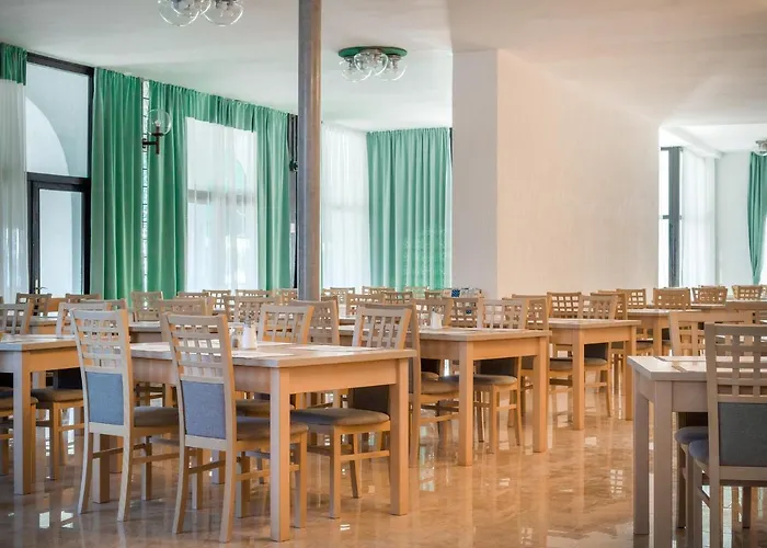 אתר קמפינג Mediteran Travel Mobile Homes Miran *