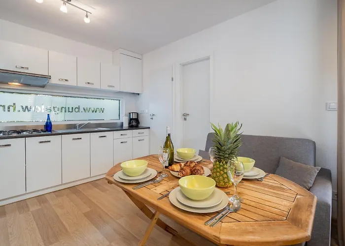 캠프장 Mediteran Travel Mobile Homes Miran 피로바츠