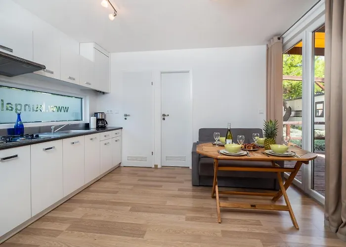 캠프장 Mediteran Travel Mobile Homes Miran *